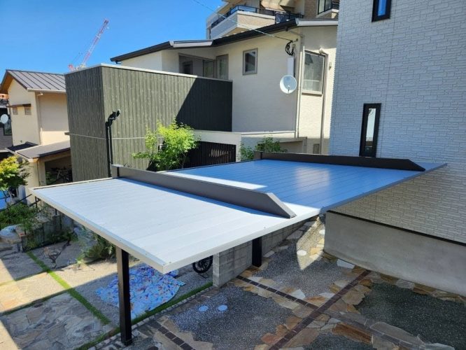 屋根上から